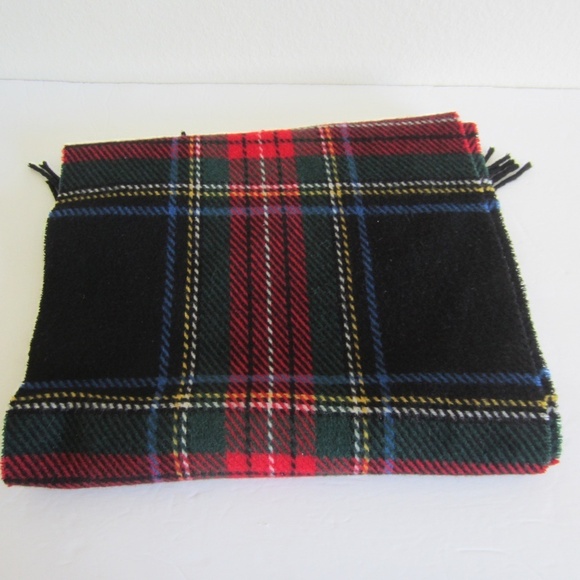 GAP Scraf Men's Tartan Plaid  Black/Red 100% Wool Made in Italy Cozy Comfort‎ - Picture 3 of 12